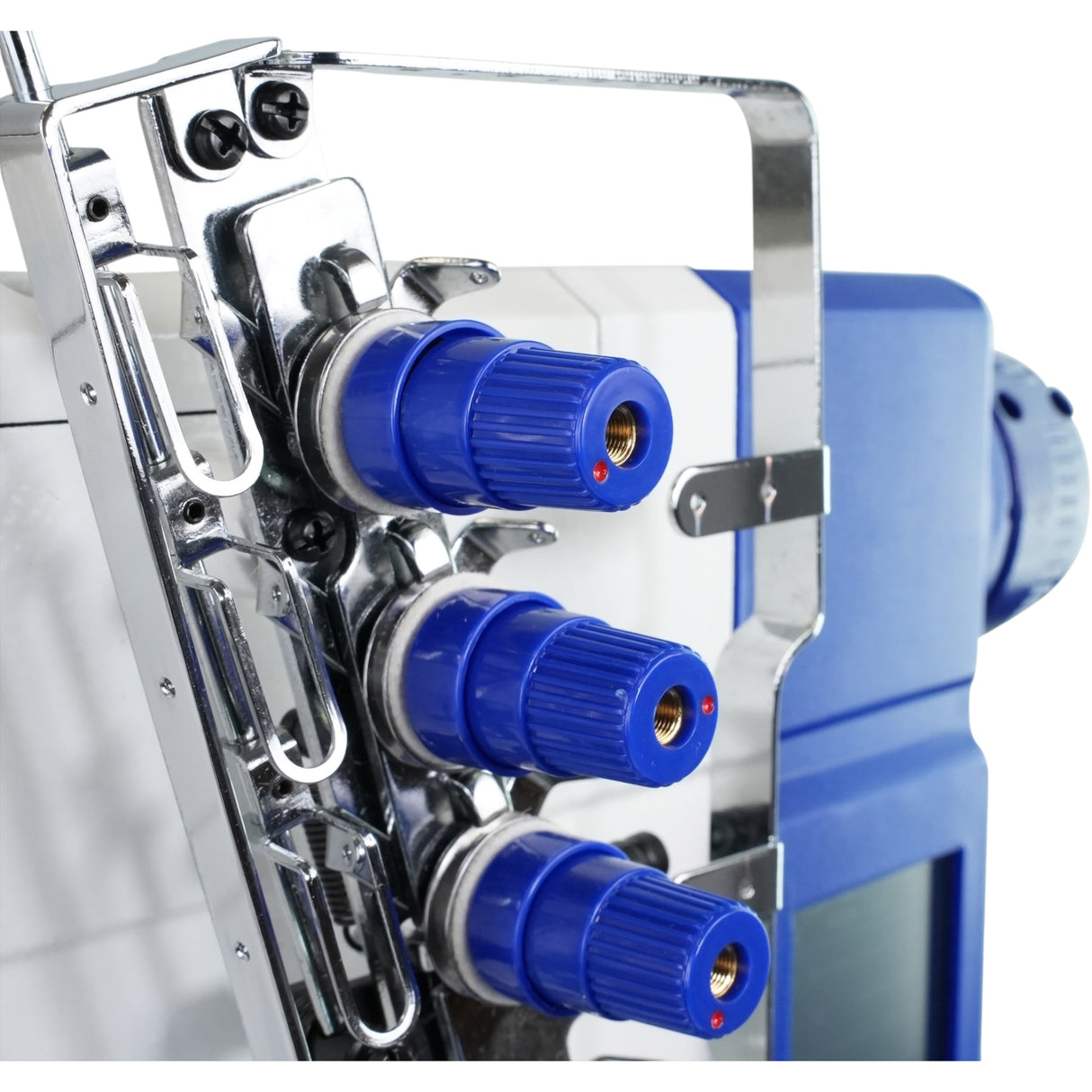 Máquina de coser industrial SPEEDWAY SW 662-01/CB UTE con brazo cilíndrico de 3 agujas y puntada de cobertura, con todas las funciones, ensamblada con mesa y soporte incluidos, con ruedas.