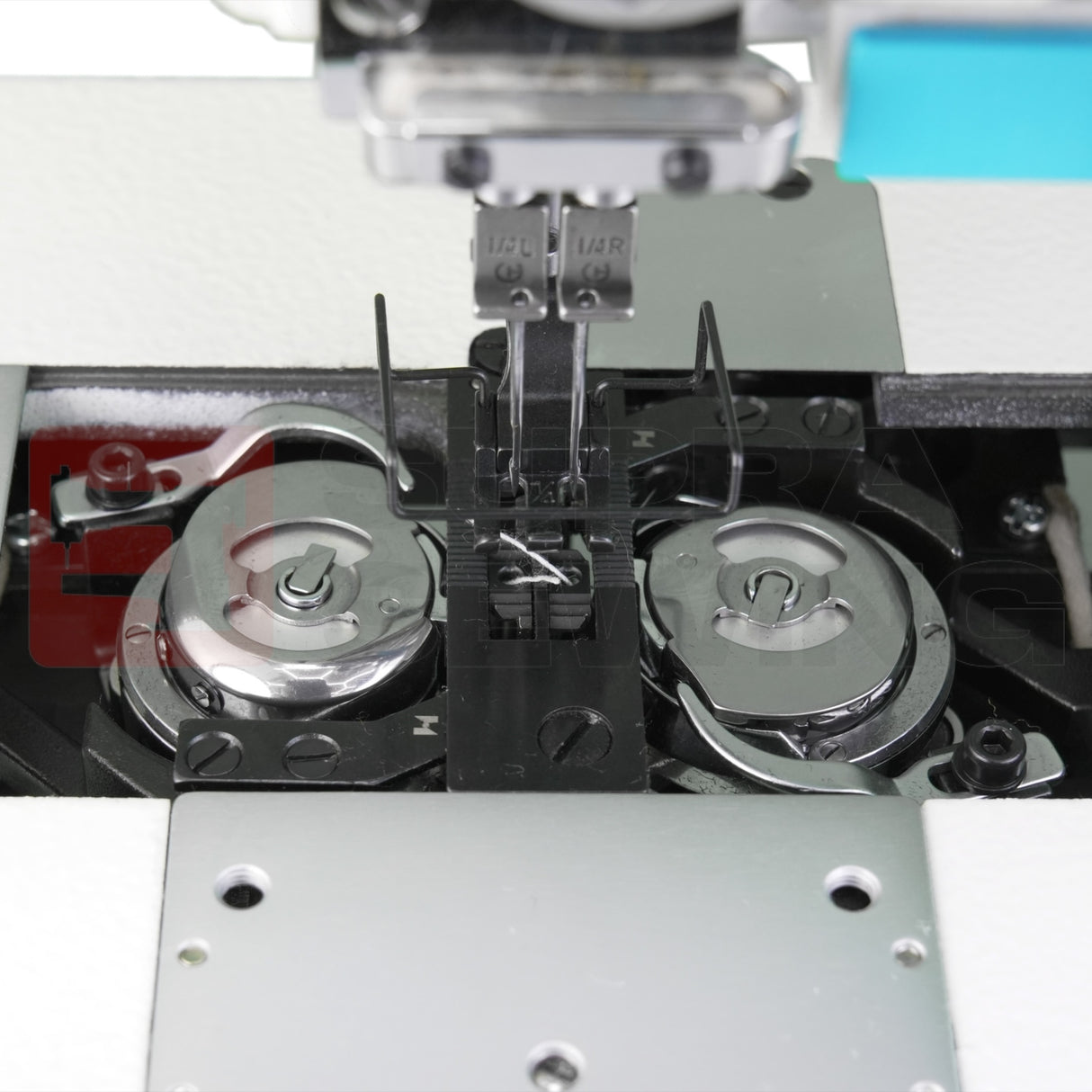 JACK® JK-58750J-A-105 Double Needle Split-Bar Lockstitch Machine – Complete Setup, Table & Stand Included - Image 3 of 8