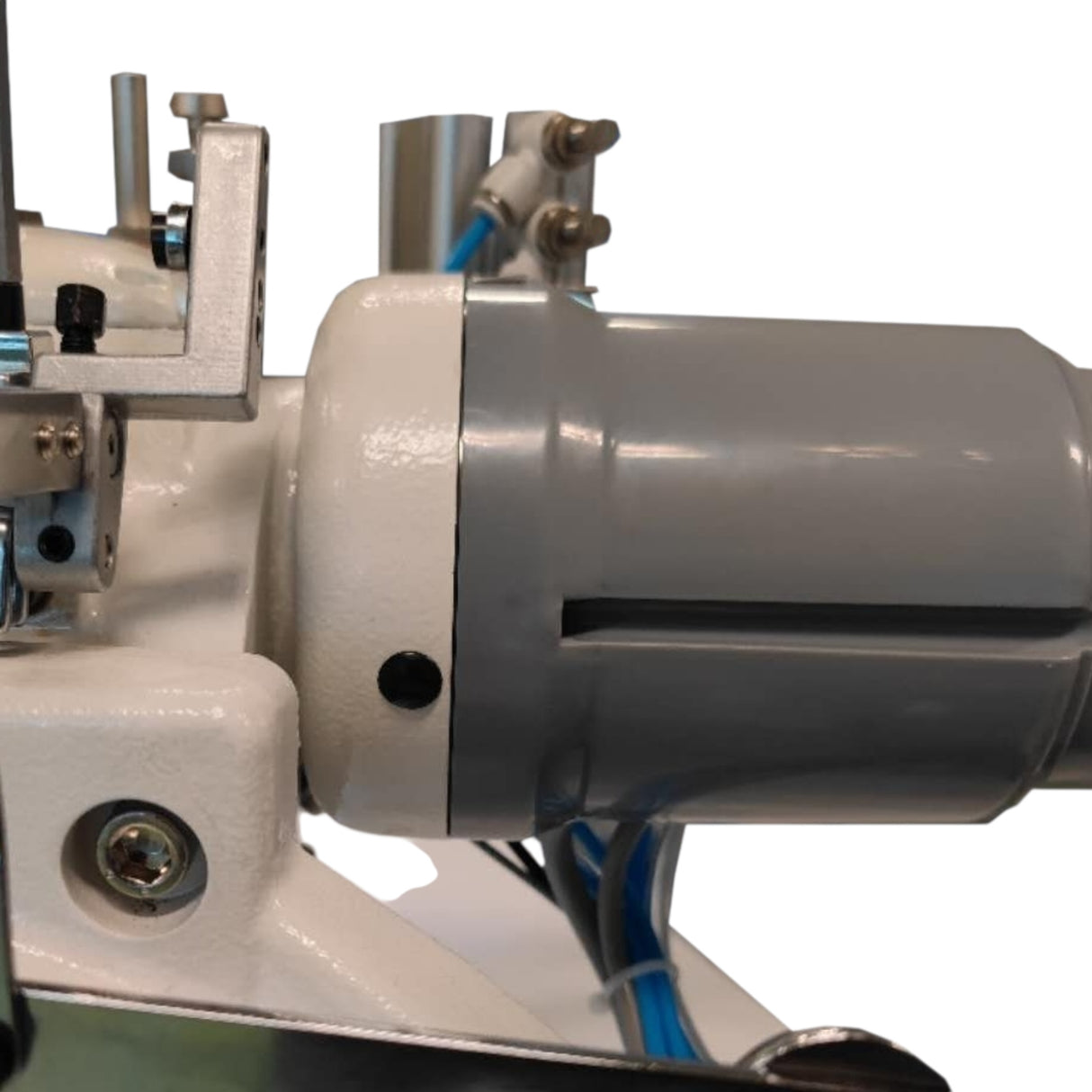 JACK JK-8740C-460-02-D-AW2S Needle Feed of the Arm 6 Thread Flatseamer Double Cut With Vacuum Suction, Foot lifter Assembled with Servo Motor, Table and Stand Included