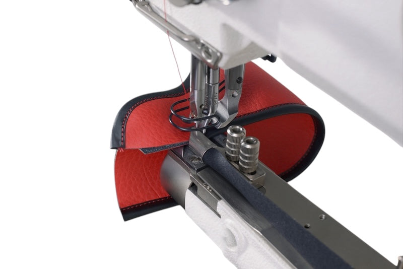 Máquina de coser PFAFF 335-17/01 para encuadernación de una sola aguja, de trabajo pesado, con cama cilíndrica y avance unísono, con prensatelas móvil, ensamblada con servomotor, mesa y soporte.