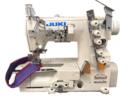 JUKI MF-7523U11 - Máquina de coser industrial de puntada de recubrimiento plana de 3 agujas, ensamblada con servomotor, mesa y soporte incluidos