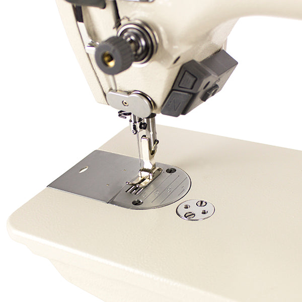 Máquina de coser industrial SPEEDWAY SW9000-D4 de una sola aguja con accionamiento directo, totalmente automática, con puntada de cadeneta y alimentación por caída, ensamblada con mesa y soporte incluidos