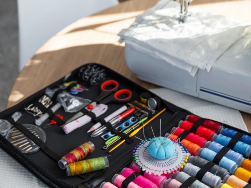 Top 5 essential industrial sewing machine accessories for beginners