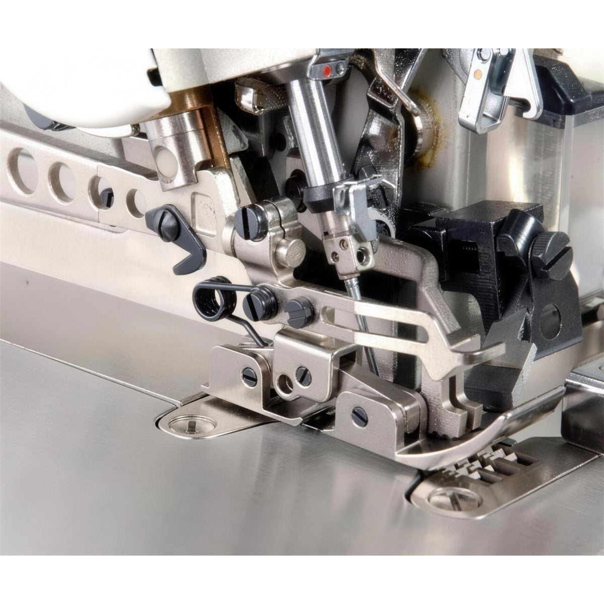 SIRUBA 757KT-516M-3-35/CT/DKKH1-0 5-Thread Top Feed Safety Stitch Overlock Industrial Sewing Machine – Complete Setup, Table & Stand Included