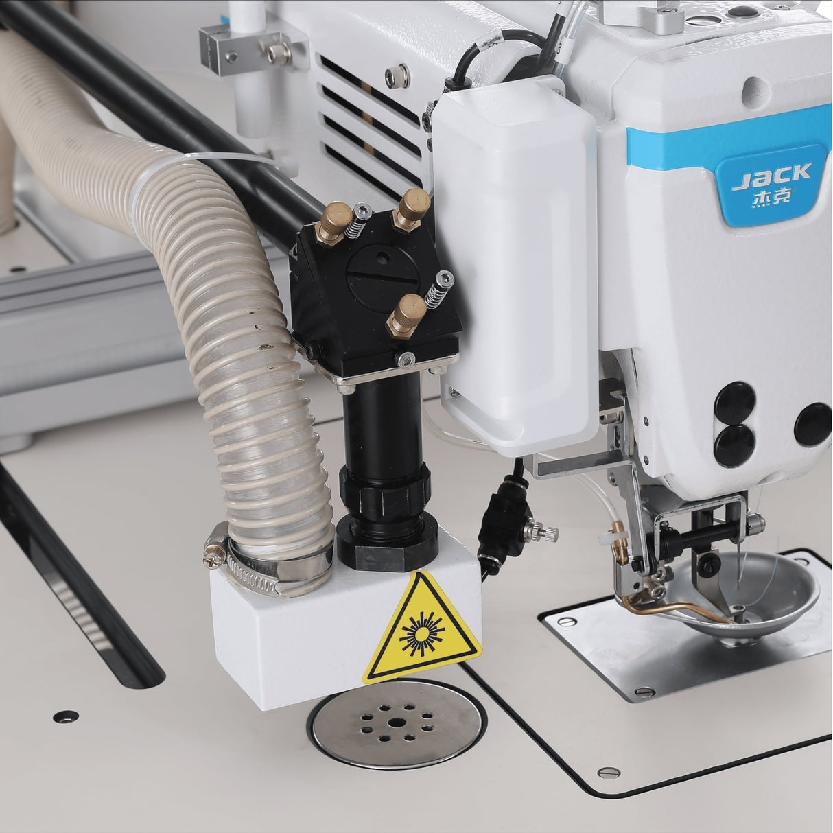 JACK M5+-F11AF13F25-X Large Field 800×350mm Computerized In-line Template Sewing Machine with Hidden Laser Cutting, Bottom Thread Detection, Suction System, Double Capacity Hook, Direct Drive, Complete with Table and Stand