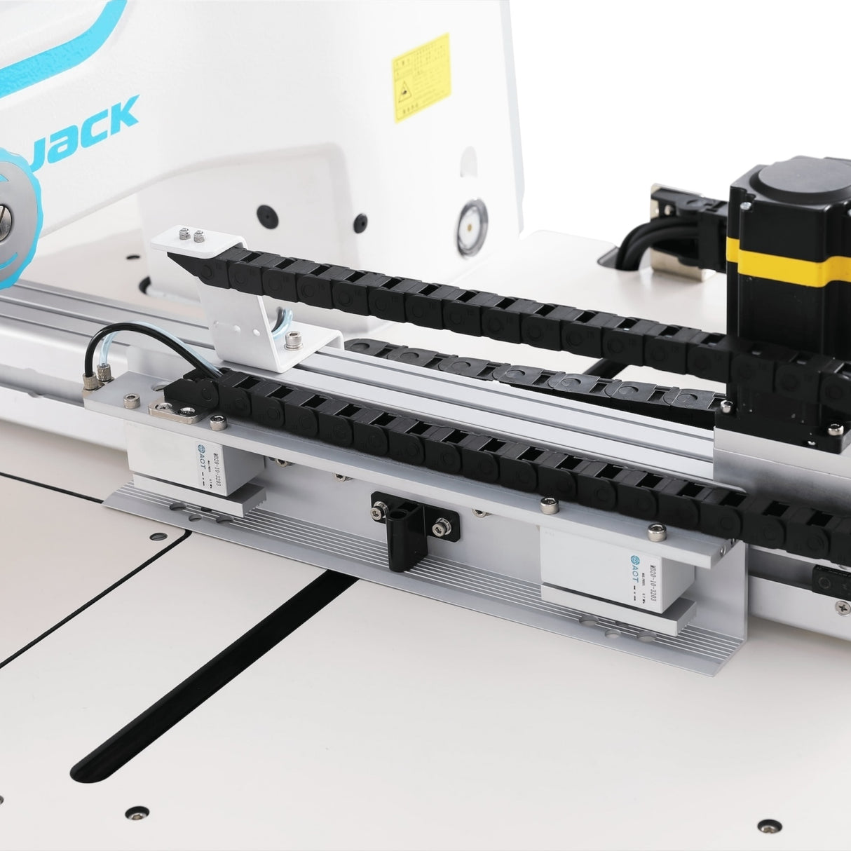 JACK M5+-F11AF13F25-X Large Field 800×350mm Computerized In-line Template Sewing Machine with Hidden Laser Cutting, Bottom Thread Detection, Suction System, Double Capacity Hook, Direct Drive, Complete with Table and Stand