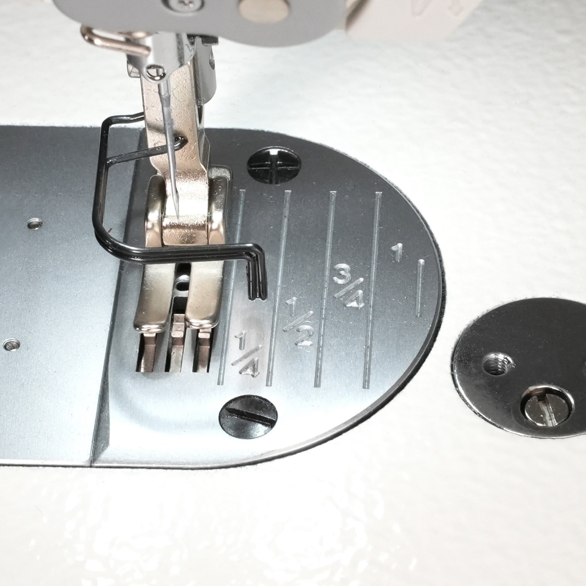 SPEEDWAY® AI4 – Material Recognition Direct Drive Lockstitch with