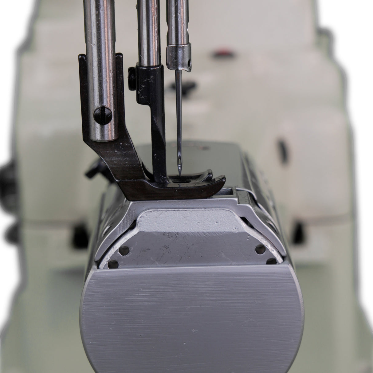 SPEEDWAY SW 8B-2A Cylinder Bed Single Needle Compound Walking Foot Industrial Sewing Machine with Japanese Hook and Automatic Lubrication - Complete Setup, Table, Stand Included