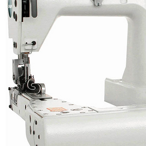 SIRUBA FA007-364XL/DP Máquina de Coser Industrial de 3 Agujas con Alimentación del Brazo de Cadeneta para Jeans Montada con Servomotor, Mesa y Soporte Incluidos