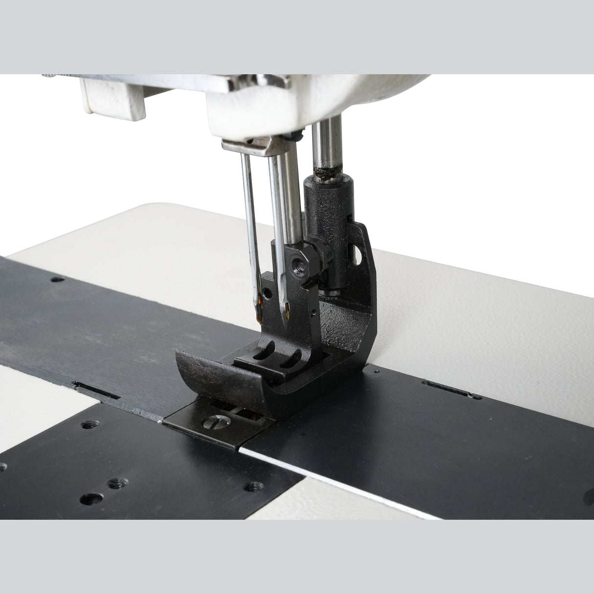 SPEEDWAY SW-28BL-20 2-Needle 20" Long Arm Extra Heavy Duty Walking Foot Compound Feed Industrial Sewing Machine with Japanese Hook & 900W Servo Motor for Sails, Tarps, Leather & Upholstery - Complete Setup, Table & Stand Included